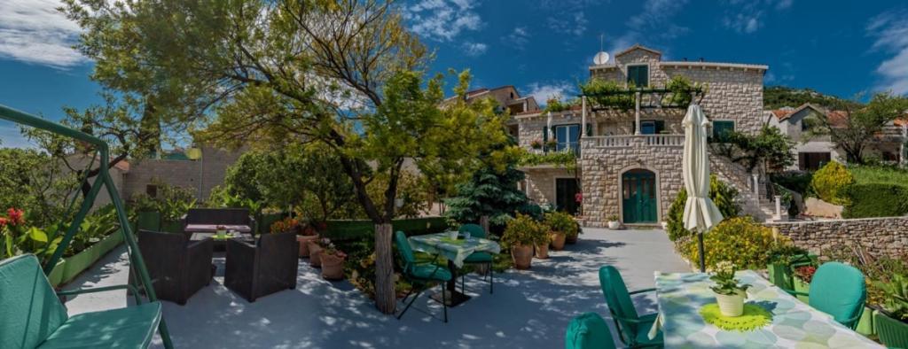 Apartment In Bol With Seaview, Terrace, Air Condition, Wifi Dış mekan fotoğraf