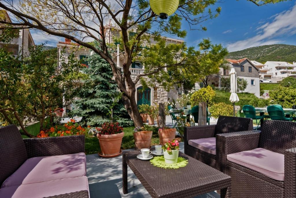 Apartment In Bol With Seaview, Terrace, Air Condition, Wifi Dış mekan fotoğraf
